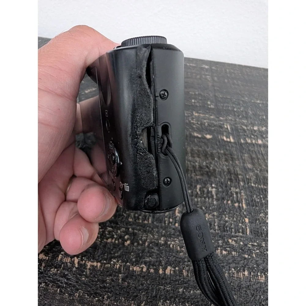 Sony Cyber-Shot DSC-H70 16.1MP 10x Digital Camera - Flash ERROR + Damage